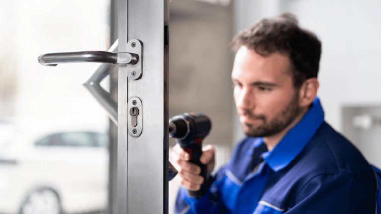 How do emergency locksmiths open doors