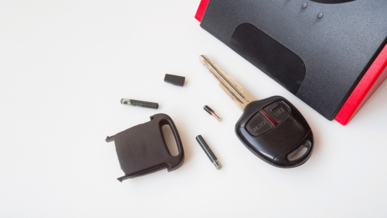 What is the difference between a transponder key and a chip key