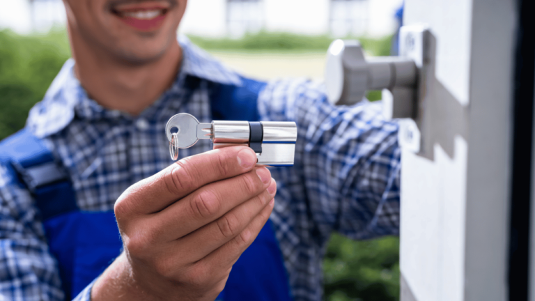 What to expect when you call a locksmith